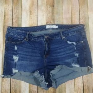 Torrid Skinny Short Short Distressed Dark Size 22